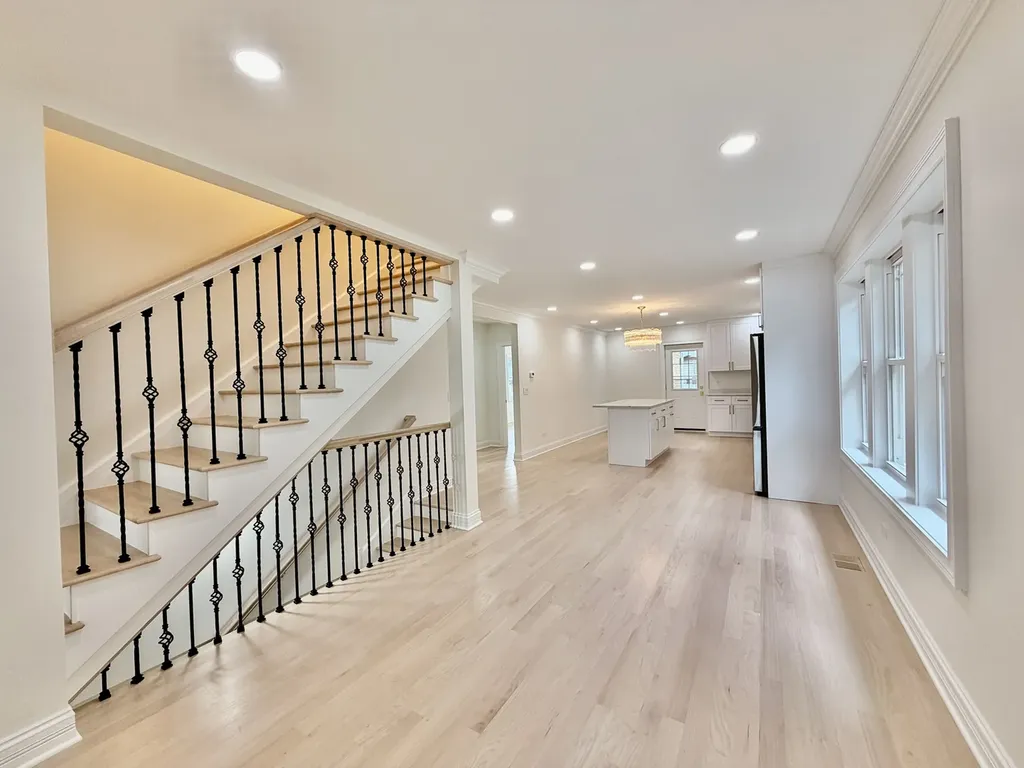 6341 North Campbell Avenue Chicago IL 60659
