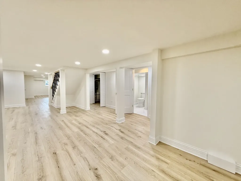 6341 North Campbell Avenue Chicago IL 60659
