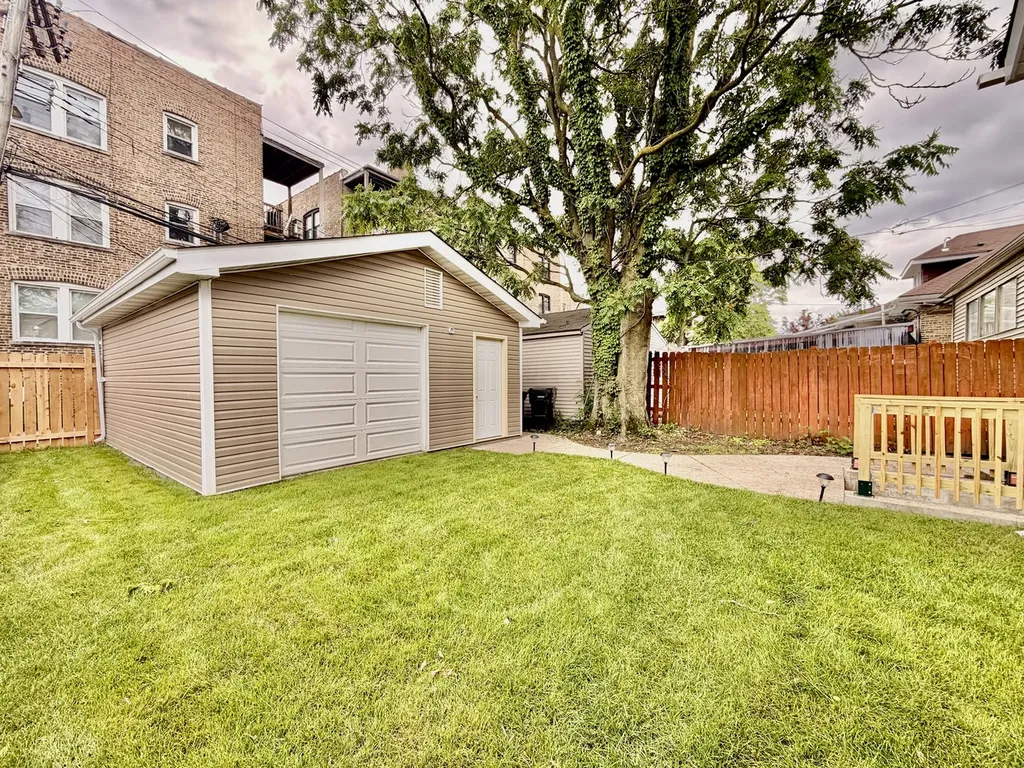 6341 North Campbell Avenue Chicago IL 60659