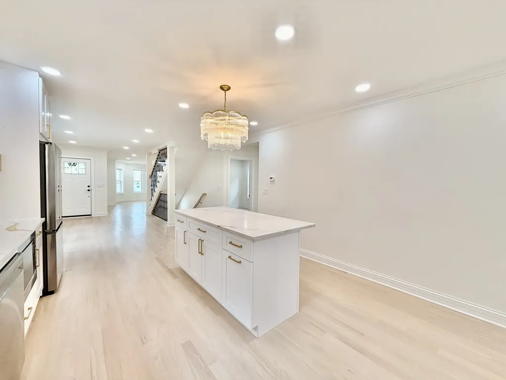 6341 North Campbell Avenue Chicago IL 60659