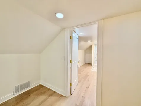 6341 North Campbell Avenue Chicago IL 60659