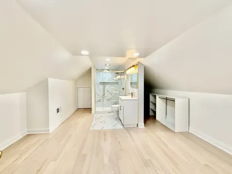 6341 North Campbell Avenue Chicago IL 60659