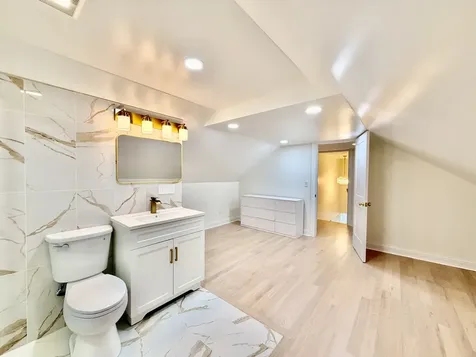 6341 North Campbell Avenue Chicago IL 60659