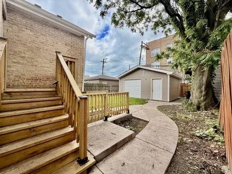6341 North Campbell Avenue Chicago IL 60659
