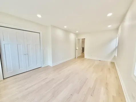 6341 North Campbell Avenue Chicago IL 60659