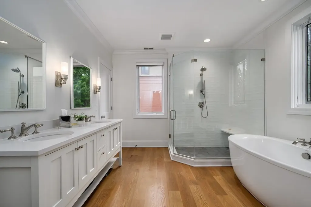461 North Clinton Street Chicago IL 60654
