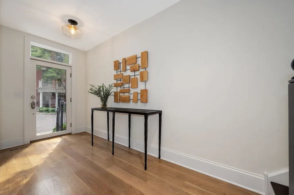 461 North Clinton Street Chicago IL 60654