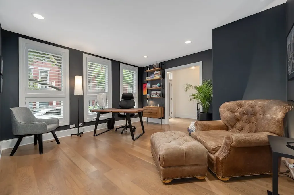 461 North Clinton Street Chicago IL 60654