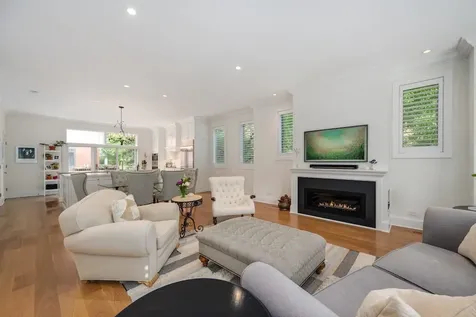 461 North Clinton Street Chicago IL 60654