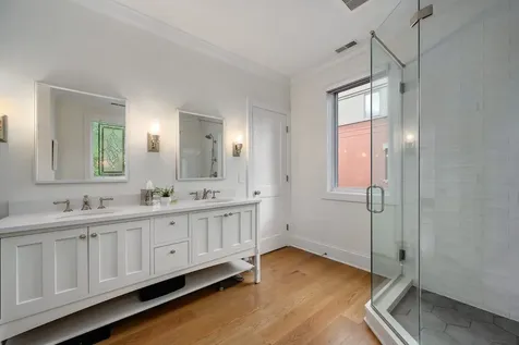 461 North Clinton Street Chicago IL 60654