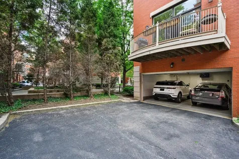 461 North Clinton Street Chicago IL 60654