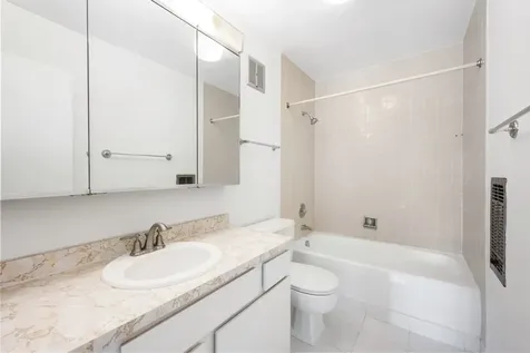 1515 Central Road Arlington Heights IL 60005
