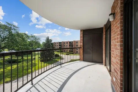 1515 Central Road Arlington Heights IL 60005