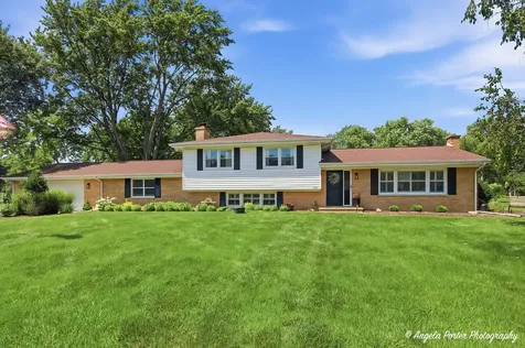 152 Foxwood Lane Barrington IL 60010