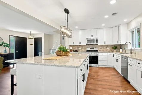 152 Foxwood Lane Barrington IL 60010