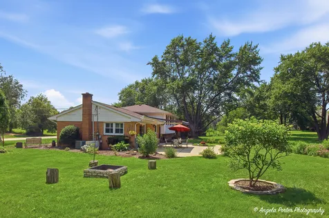 152 Foxwood Lane Barrington IL 60010