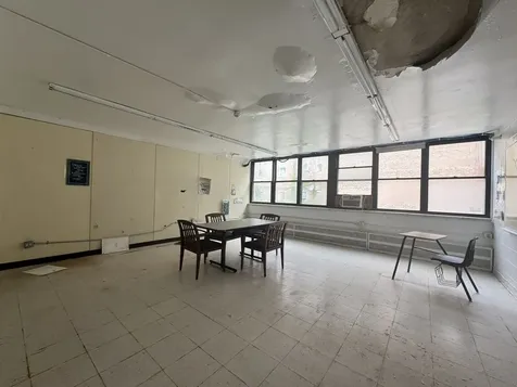 7550 South Phillips Avenue Chicago IL 60649