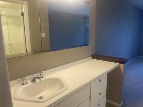 13622 Royal Court Crestwood IL 60418