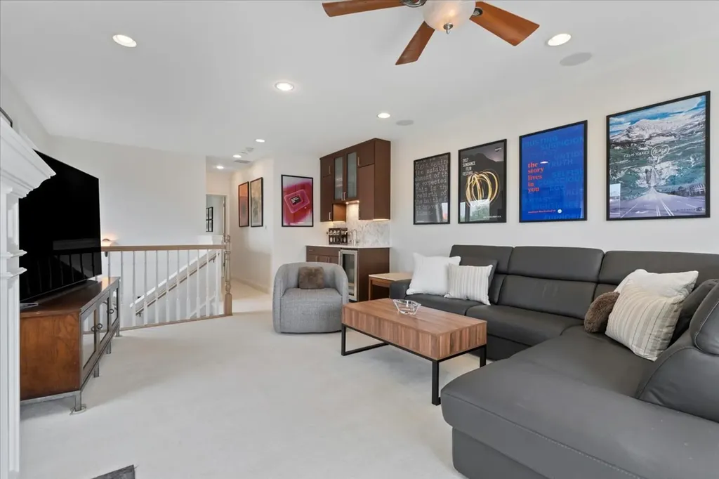 3842 North Southport Avenue Chicago IL 60613