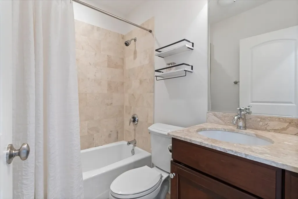 3842 North Southport Avenue Chicago IL 60613