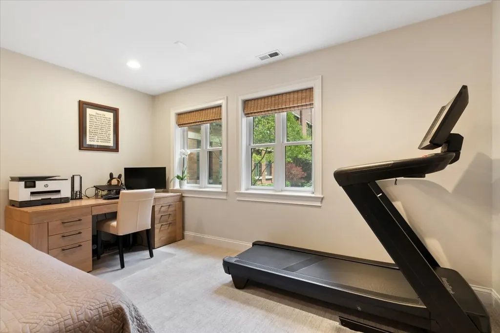 3842 North Southport Avenue Chicago IL 60613