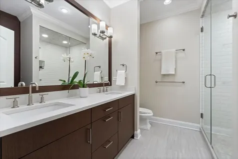 3842 North Southport Avenue Chicago IL 60613