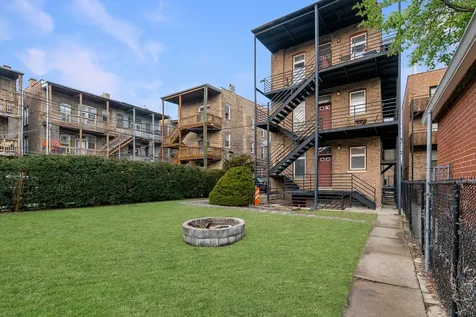 1303 West Flournoy Street Chicago IL 60607