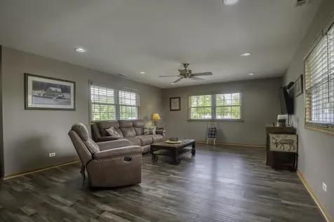 591 Sussex Court Elk Grove Village IL 60007