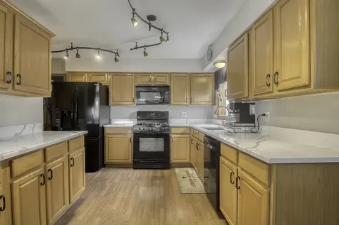 591 Sussex Court Elk Grove Village IL 60007