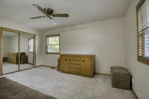 591 Sussex Court Elk Grove Village IL 60007