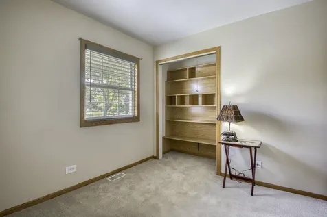 591 Sussex Court Elk Grove Village IL 60007