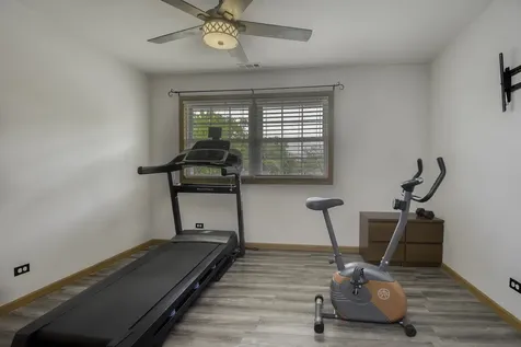 591 Sussex Court Elk Grove Village IL 60007