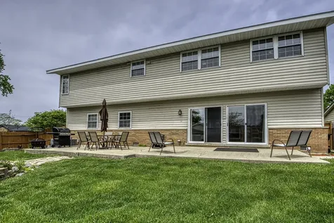 591 Sussex Court Elk Grove Village IL 60007