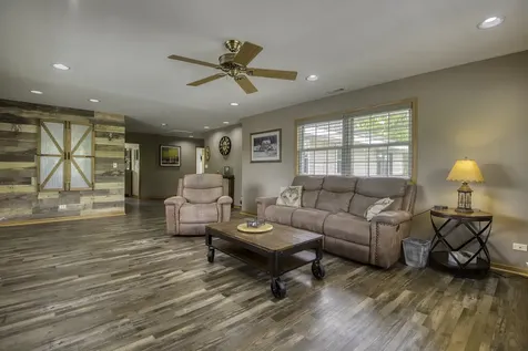 591 Sussex Court Elk Grove Village IL 60007