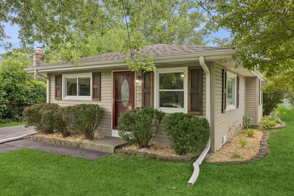 357 Council Trail Lake In The Hills IL 60156