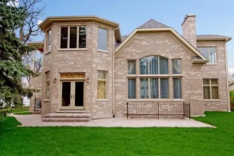 1801 Chapel Court Northbrook IL 60062