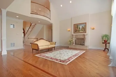 1801 Chapel Court Northbrook IL 60062