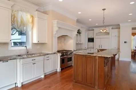 1801 Chapel Court Northbrook IL 60062