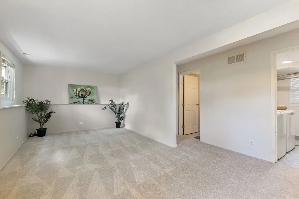 34 Paxton Lane Schaumburg IL 60194