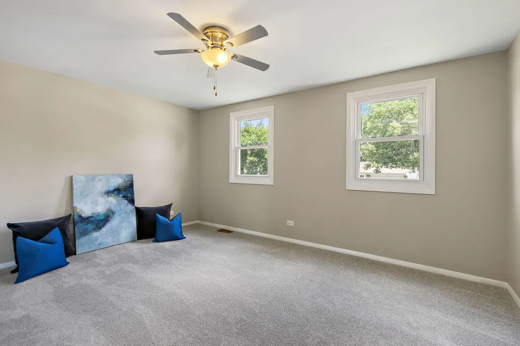 34 Paxton Lane Schaumburg IL 60194