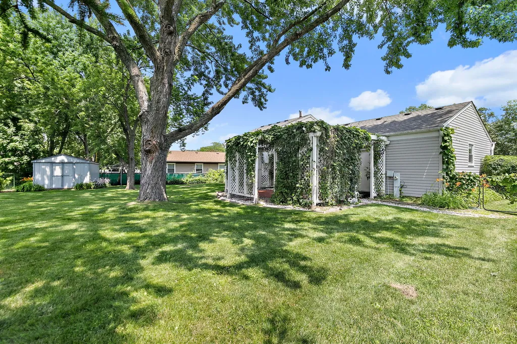 34 Paxton Lane Schaumburg IL 60194