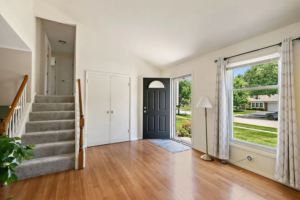 34 Paxton Lane Schaumburg IL 60194
