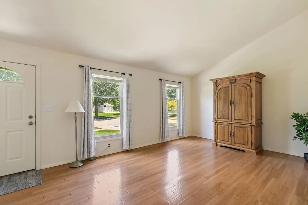 34 Paxton Lane Schaumburg IL 60194
