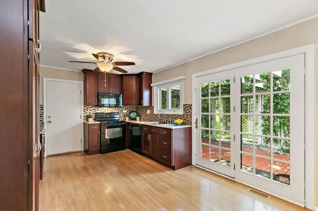 34 Paxton Lane Schaumburg IL 60194