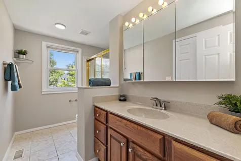 34 Paxton Lane Schaumburg IL 60194