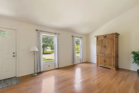 34 Paxton Lane Schaumburg IL 60194