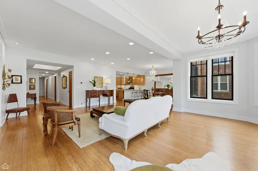 1215 East Madison Park Avenue Chicago IL 60615