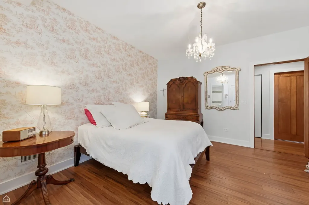 1215 East Madison Park Avenue Chicago IL 60615