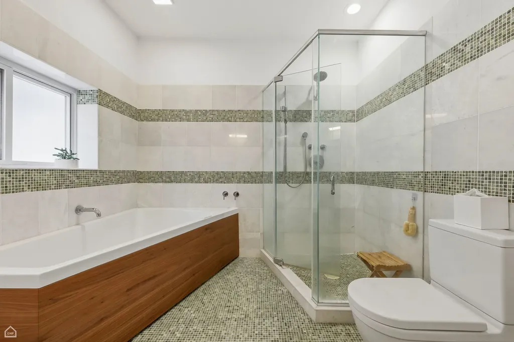1215 East Madison Park Avenue Chicago IL 60615