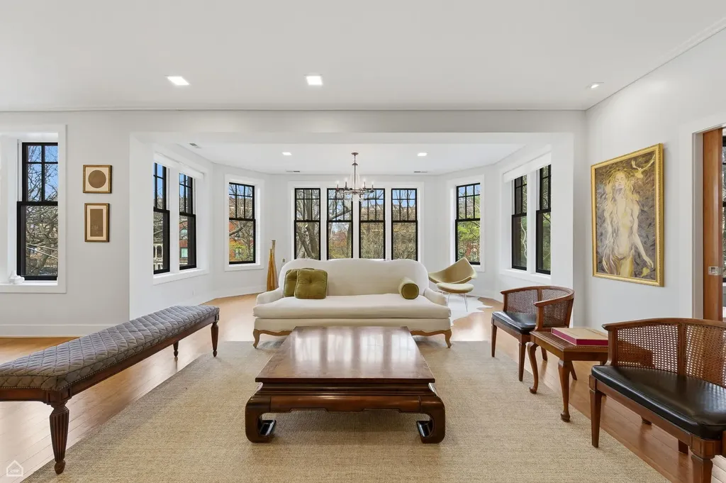1215 East Madison Park Avenue Chicago IL 60615